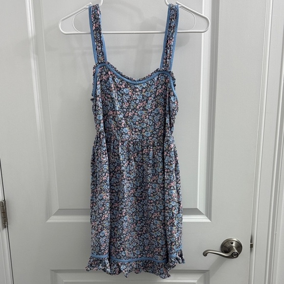 American Eagle Outfitters Dresses & Skirts - Floral Blue Sleeveless Dress